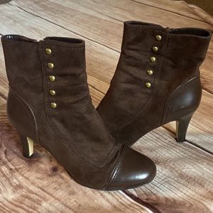 Woman’s low heel boots